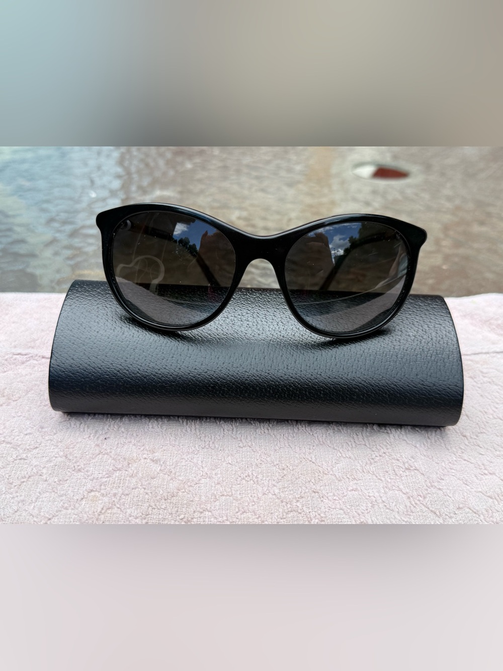 Burberry Black Cat-Eye Women's Sunglasses - Classic Style